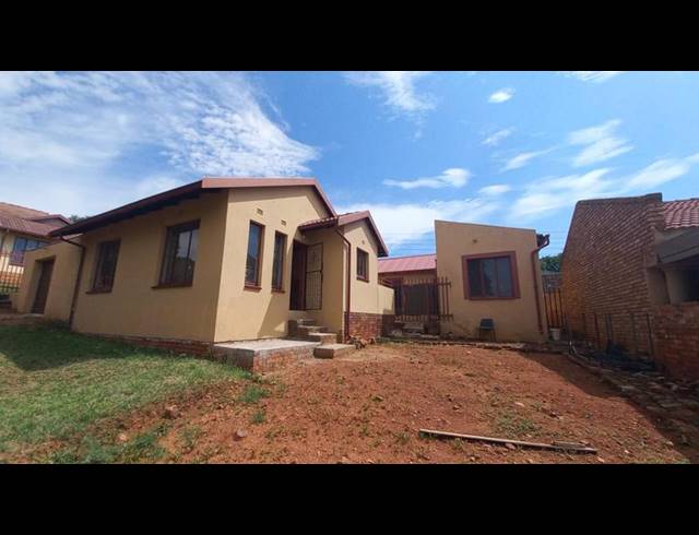 5 BEDROOM HOUSE FOR SALE IN DANVILLE